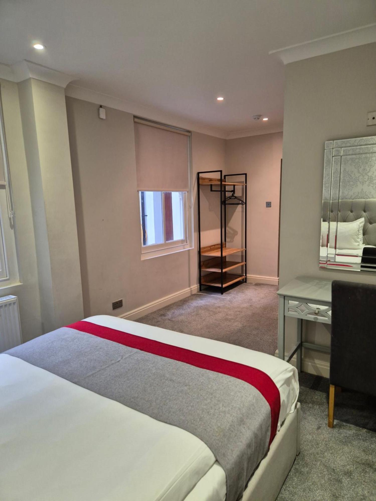 The Beverley Apartments London - Victoria Exterior photo